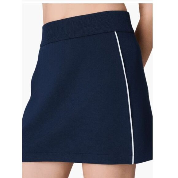 SPANX AirEssentials Pique Skort Navy- Size M - Picture 3 of 8